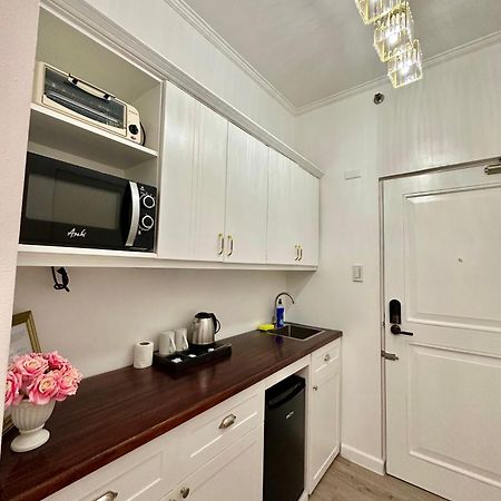 Studio Two Condominium, Alabang - Gold Fiber Wi-Fi -Netflix Ready モンテンルパ エクステリア 写真